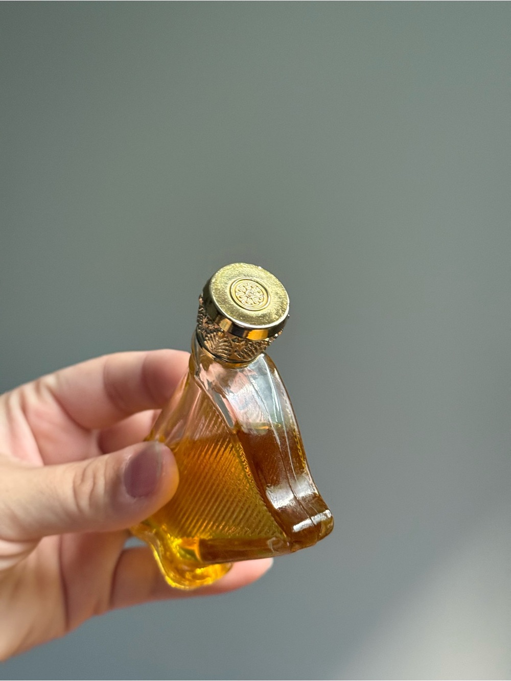 Vintage c1970s Near Full Heavenly Music Harp Shaped Cologne Bottle by AVON - Picture 9 of 15